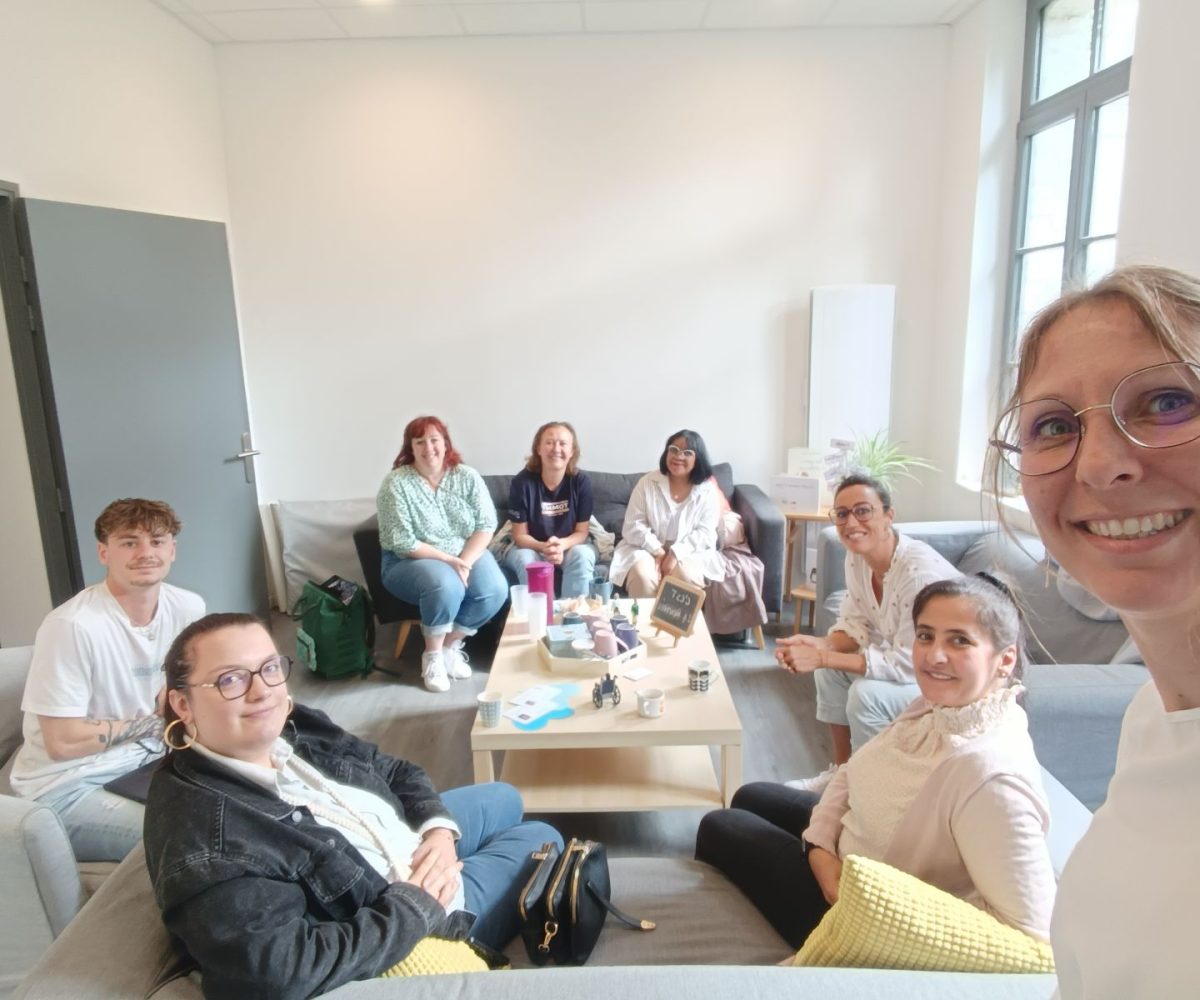 Parents échangeant lors d'un atelier Lab Extraordinaire Positive Lab Roubaix