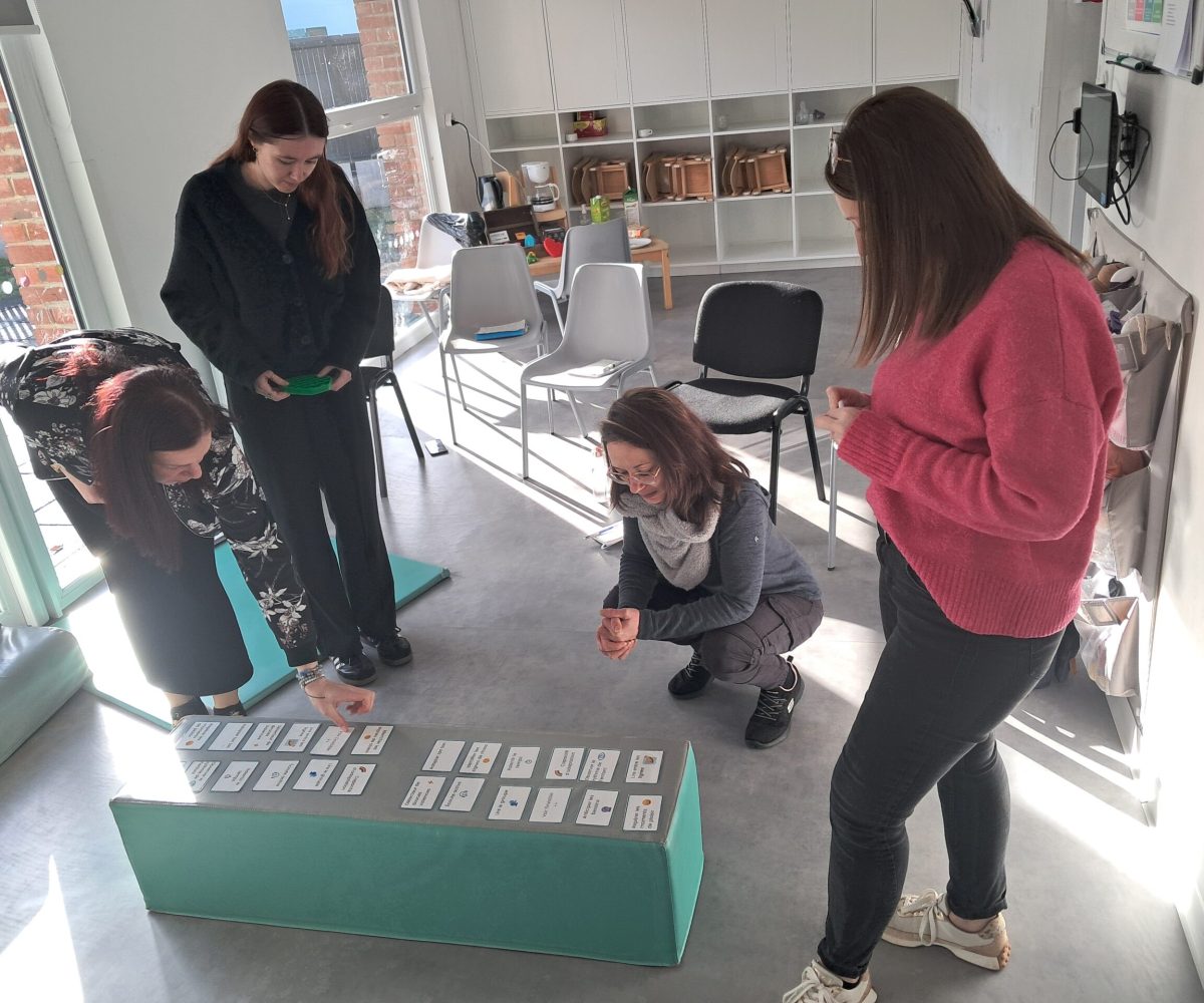 Groupe de professionnels de l'enfance en formation inclusion Positive Lab Roubaix