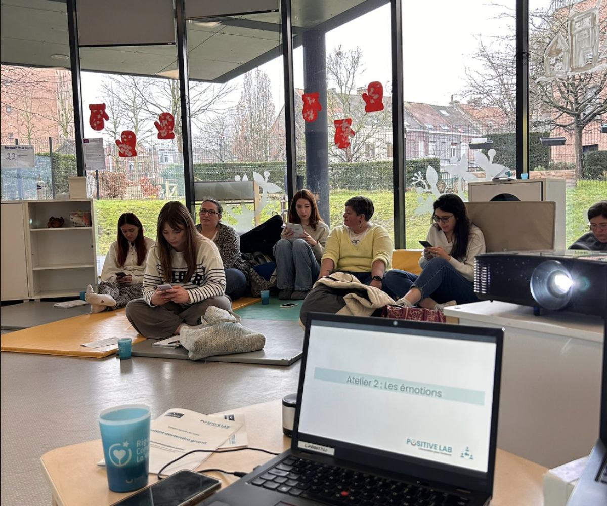 Formateur Positive Lab animant une session Mission Inclusion avec des éducateurs Nord